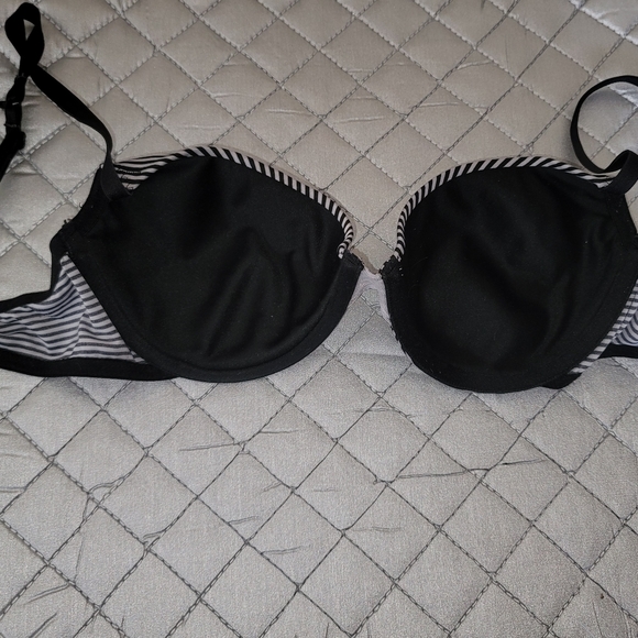 So Intimate black and white striped bra. Size 34C. - Picture 3 of 4